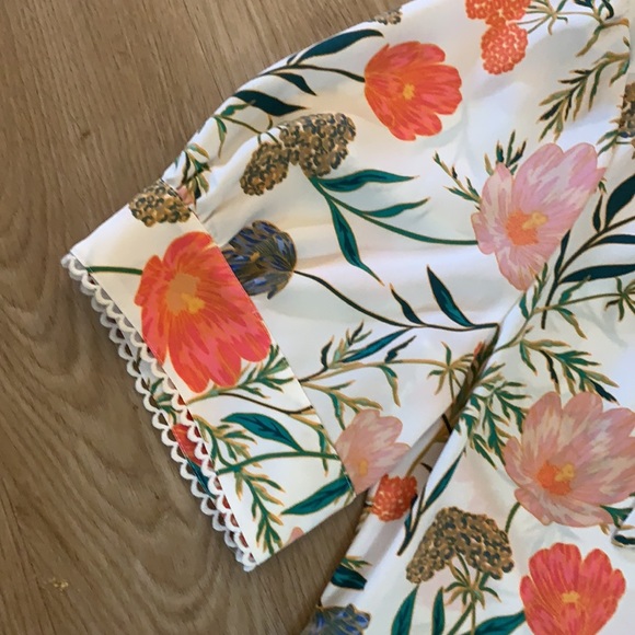 COPY - NWT - Kate Spade Blossom Tie Neck Top - Picture 4 of 8